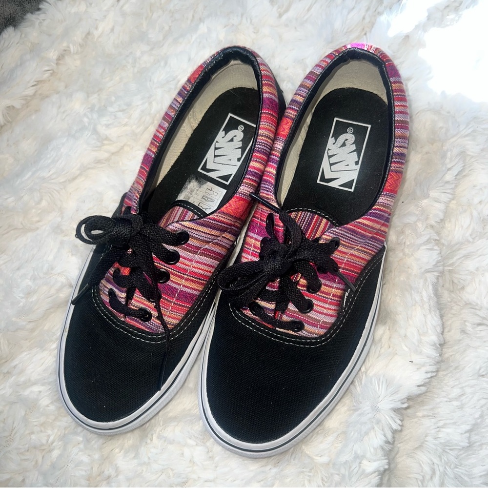 Vans - Picture 2 of 4